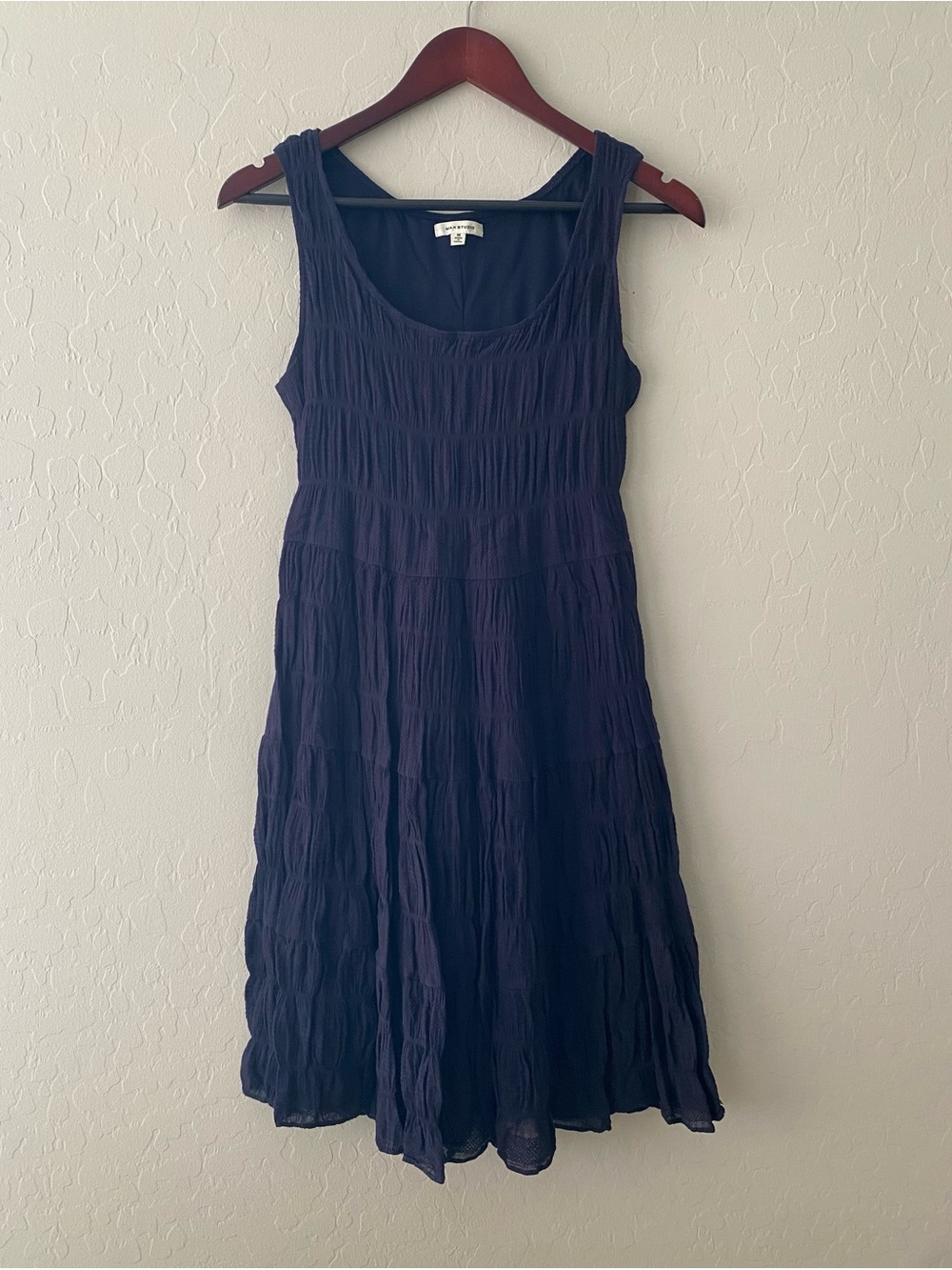 Max Studio Navy Smocked Tiered Sleeveless Dress Size M Boho Crinkle